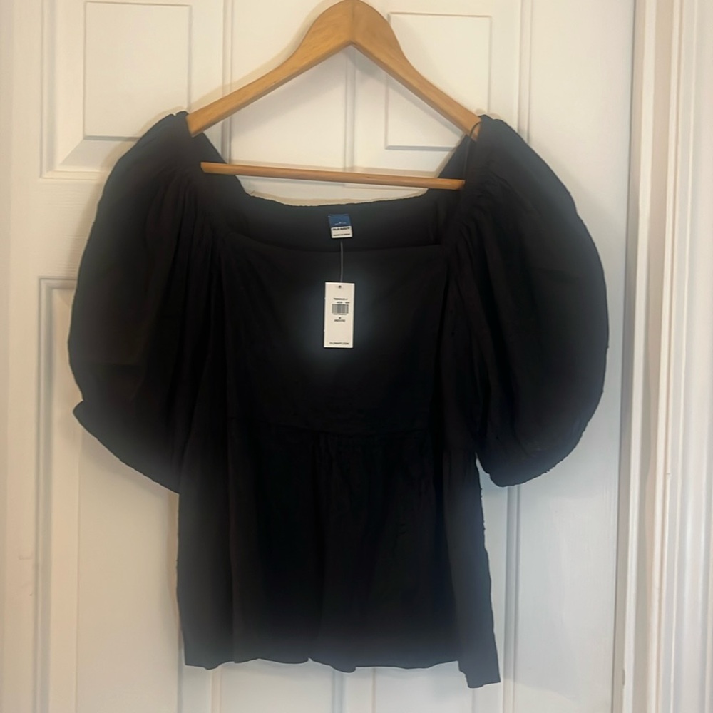 New, never worn SP Black Top